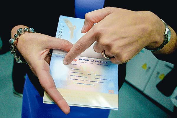 Movistar Empresas se suma a competidores que están ofertando en licitación de cédulas y pasaportes del Registro Civil