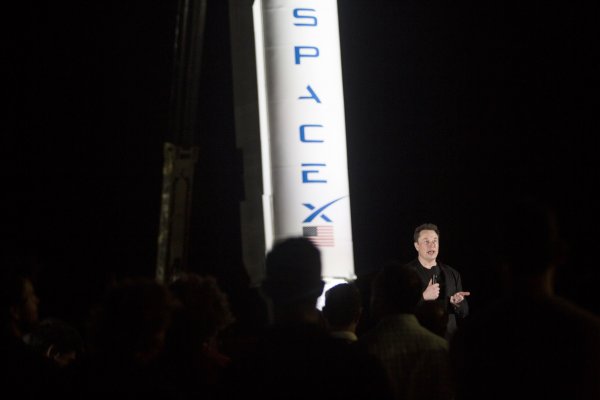 Chile lanza plan para poner en órbita diez satélites con ayuda de SpaceX, la compañía espacial de Elon Musk