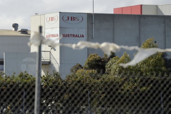 Ciberataque paraliza plantas en Canadá y Australia de JBS, el mayor proveedor mundial de carne
