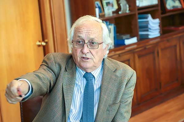 Víctor Bezanilla concreta salida de Besalco y su hermano Raúl asume presidencia