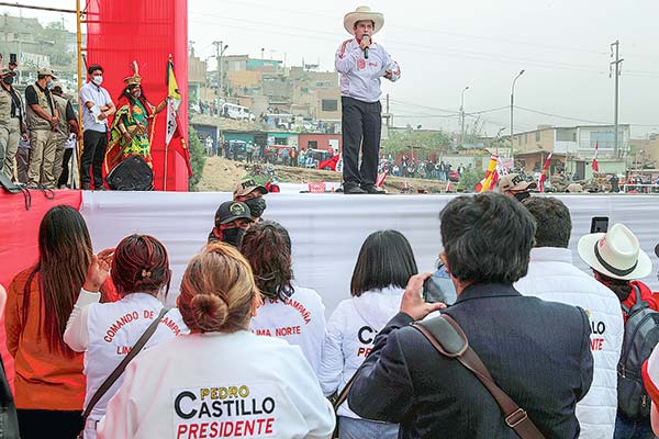 Sondeo: eventual victoria de Castillo generaría un desplome histórico de la confianza empresarial en Perú