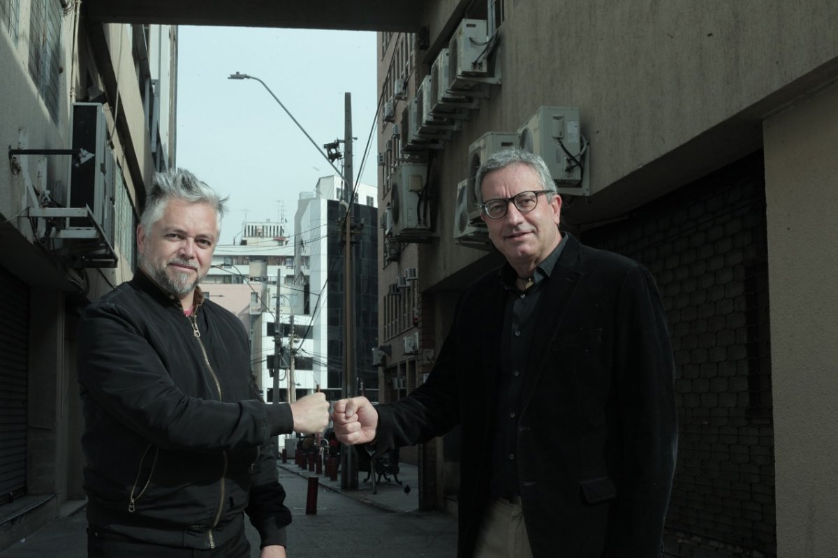 <p>Lo que une y separa a los constituyentes Jorge Baradit y Bernardo Fontaine</p>