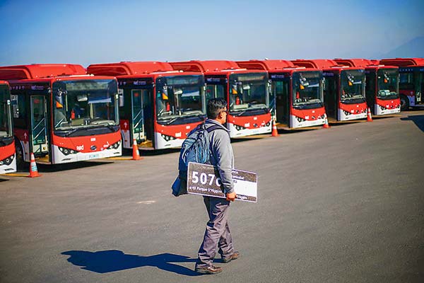 Cinco empresas y grupos se perfilan como competidores a los actuales operadores de buses del exTransantiago