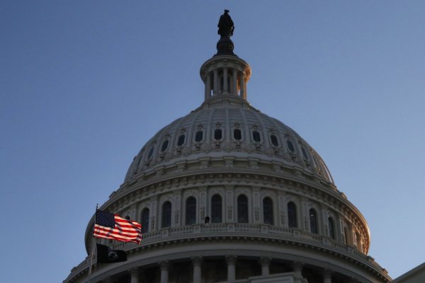 Senado de EEUU aprueba un multimillonario proyecto de ley para impulsar la competencia con China