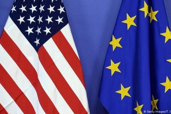 UE pide a EEUU "predicar con el ejemplo" tras suspensión europea de aranceles