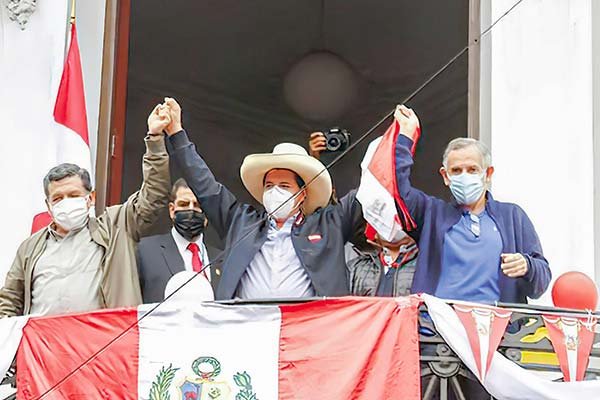 Los asesores clave de Pedro Castillo en Perú, un marxista cubano y un conservador en política fiscal