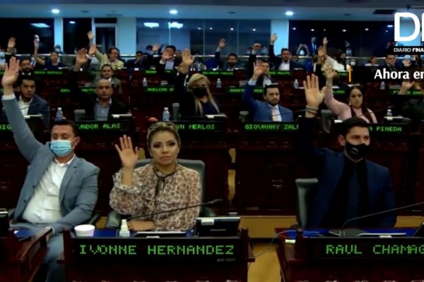 <p>Ahora en DF| El Salvador es el primer país en autorizar al bitcoin como moneda de curso legal</p>