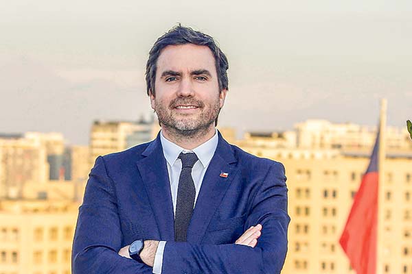 El primer gran desafío de Moreno en Subtel: despejar las dudas sobre la concesión que está comprando Claro a Entel