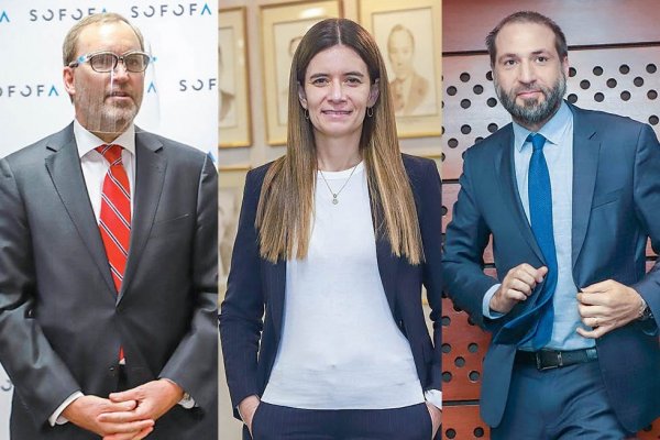 <p>RICHARD VON APPEN PRESIDENTE DE SOFOFA AURORA OLAVE NUEVA SECRETARIA GENERAL DE LA SOFOFA RAFAEL PALACIOS EL SALIENTE SECRETARIO GENERAL. Fotos: Julio Castro</p>