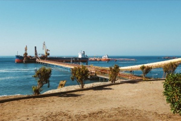 Las brechas de infraestructura e institucionalidad ambiental de los puertos chilenos con sus pares extranjeros