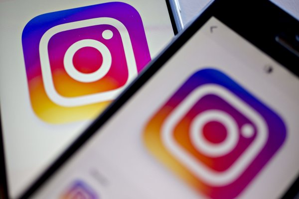 Instagram añade anuncios a Reels, su versión de videos competidora de TikTok