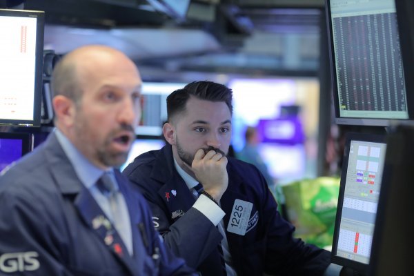 Bolsas globales cierran semana a la baja con inversionistas aun digiriendo anuncio de la Fed