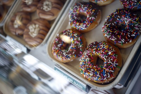 <p>Mercado se saborea: Krispy Kreme espera recaudar US$ 640 millones con apertura a bolsa</p>