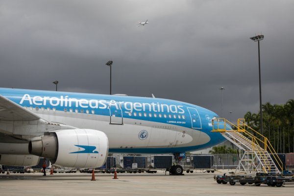 Advierten que más líneas aéreas podrían irse de Argentina por los cupos que aplicó el Gobierno
