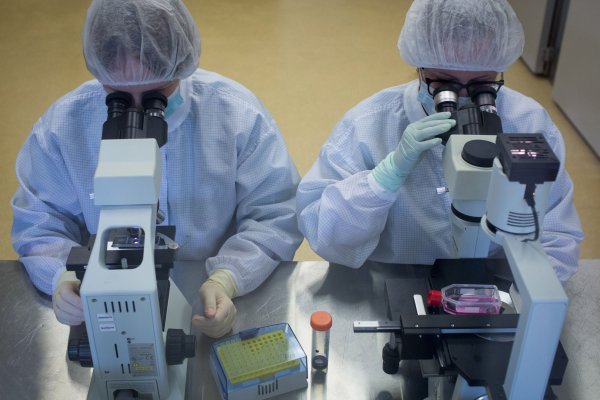 La carrera de los científicos para desarrollar una "supervacuna" ya está desatada
