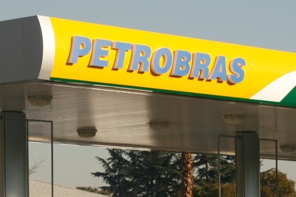 Petrobras recauda US$ 2.300 millones en mayor venta de acciones de Latinoamérica este año