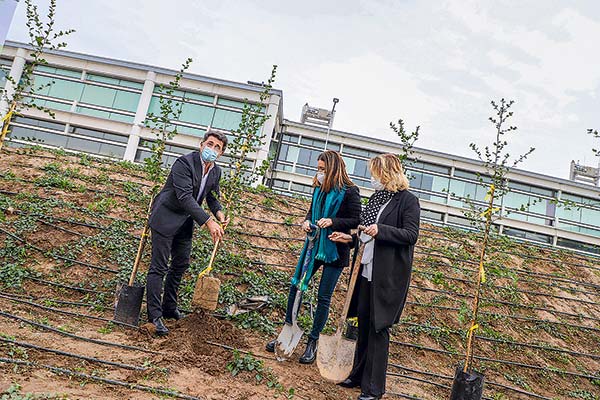 Aeropuerto de Santiago lanza plan para reducir emisiones y ser 100% sustentable