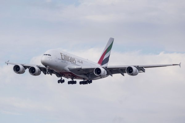 <p>Emirates encabeza ofensiva de las aerolíneas contra las elevadas tarifas de las tarjetas de crédito</p>