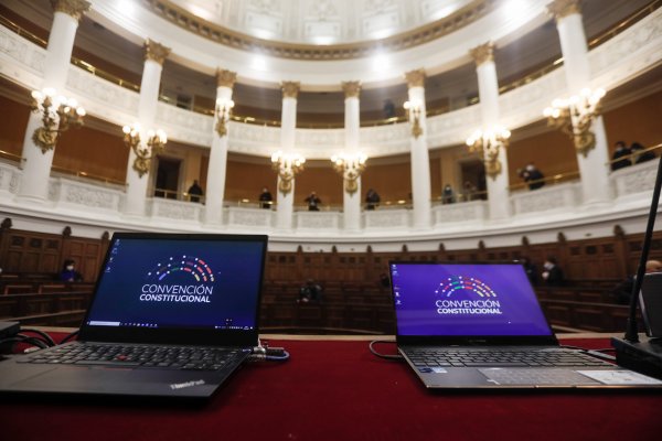 Inversionistas chilenos se vuelcan al exterior ante tensiones políticas y aumenta interés por activos alternativos