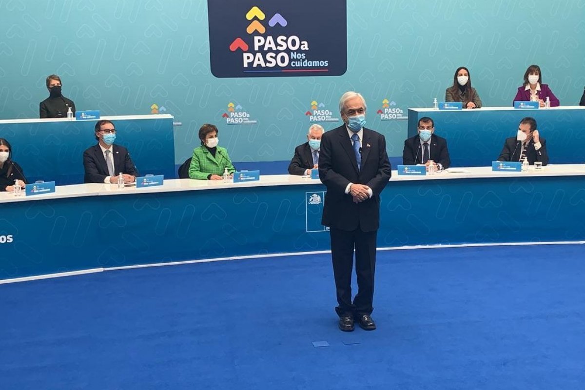 <p>Gobierno actualiza el plan Paso a Paso: toque de queda diferenciado y mayor funcionamiento del comercio, cines y gimnasios</p>