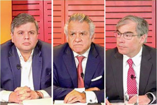 <p>El CEO de Banco Itaú Chile, Gabriel Moura; el director del banco, Fernando Aguad; y el gerente legal, Cristián Toro.</p>