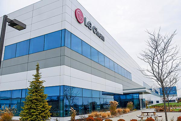 <p>LG invertirá US$ 5.200 millones en la producción de materiales para baterías de vehículos eléctricos</p>