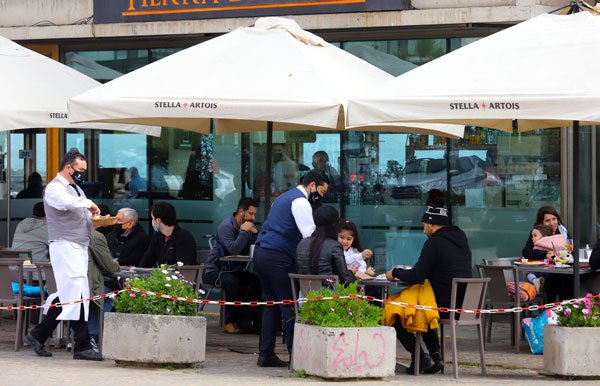 Ministerio de Economía calcula la cantidad de empleos que recuperará el sector gastronómico con el nuevo plan Paso a Paso