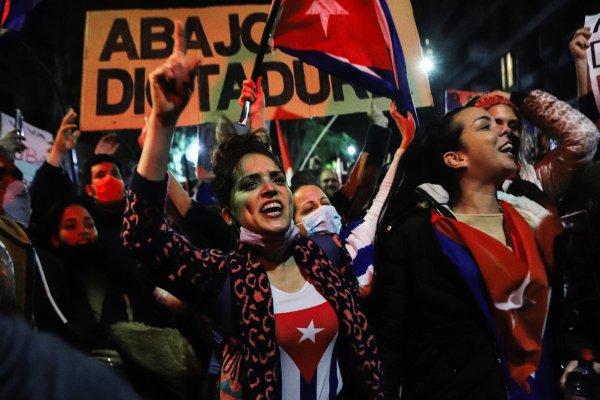 Joe Biden dice que EEUU intentará restaurar Internet a cubanos que protestan contra el gobierno