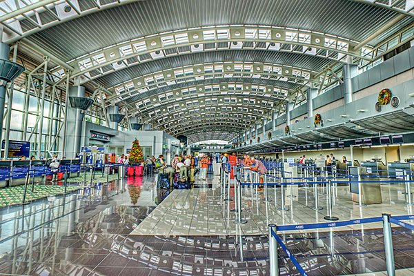 Chile queda al debe en tráfico aéreo, mientras la región busca niveles prepandemia