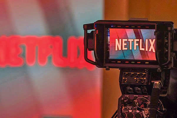 Netflix incumple proyección de crecimiento de suscriptores y ganancias, pero suma más ingresos de lo esperado