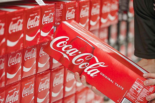 Coca-Cola eleva sus proyecciones de ventas por mayor demanda ante reapertura de lugares públicos