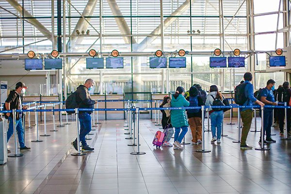 Aerolíneas en picada contra apertura parcial de fronteras: piden aclarar “letra chica”