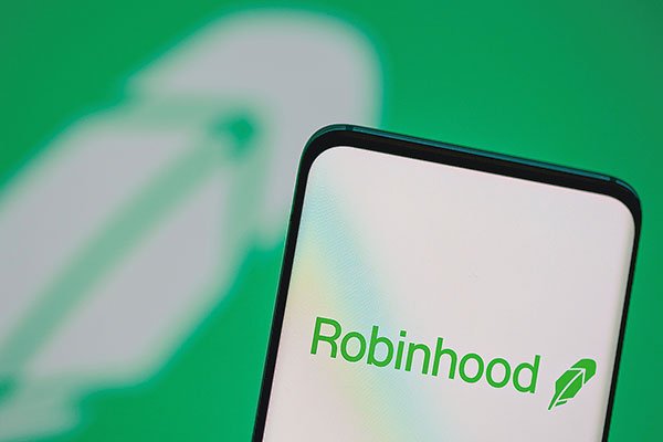 ¿Por qué los millennials invierten en Robinhood y Revolut?