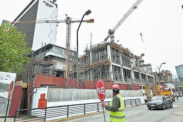 <p>Remodelada tienda de Falabella en Parque Arauco Kennedy tendría fecha para su apertura</p>