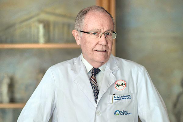 <p>Herbert Spencer, accionista de Clínica Las Condes: “No hay razones para plantear que Alejandro Gil de un paso al costado”</p>