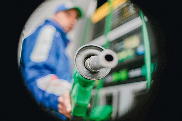 <p>Gobierno se abre a modificar parámetros del Mepco para contener el alza de los combustibles</p>