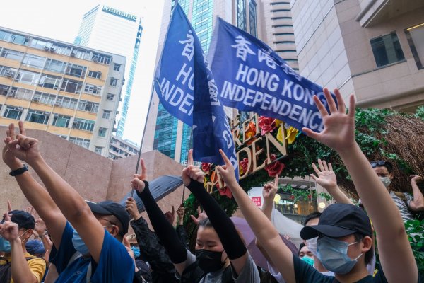 Arrestan en Hong Kong a un hombre por abuchear himno nacional de China en evento olímpico