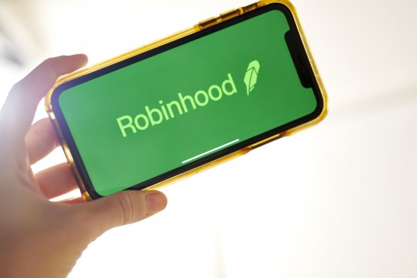 <p>Acción de Robinhood se dispara 19%</p>