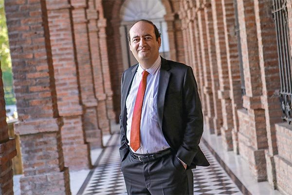 Carey ficha a Patricio Zapata para liderar área de Derecho Público