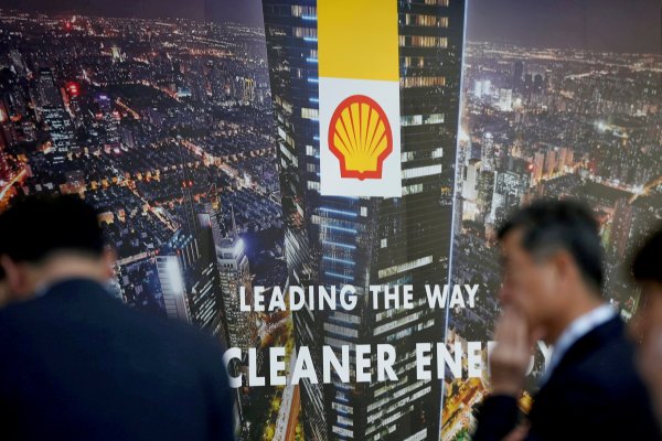 Salida a bolsa de gigante energético de Brasil apunta a acelerar crecimiento de joint venture con Shell