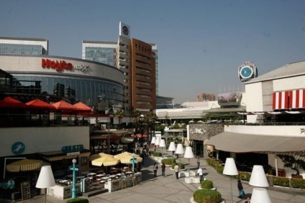 Parque Arauco se acerca a niveles de actividad prepandemia en el segundo trimestre y disminuye sus pérdidas en el periodo