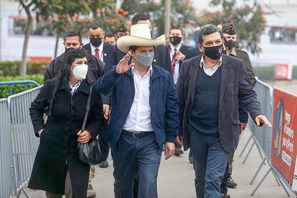 FT: Empresarios peruanos se muestran nerviosos por Pedro Castillo tomando rumbo a la izquierda