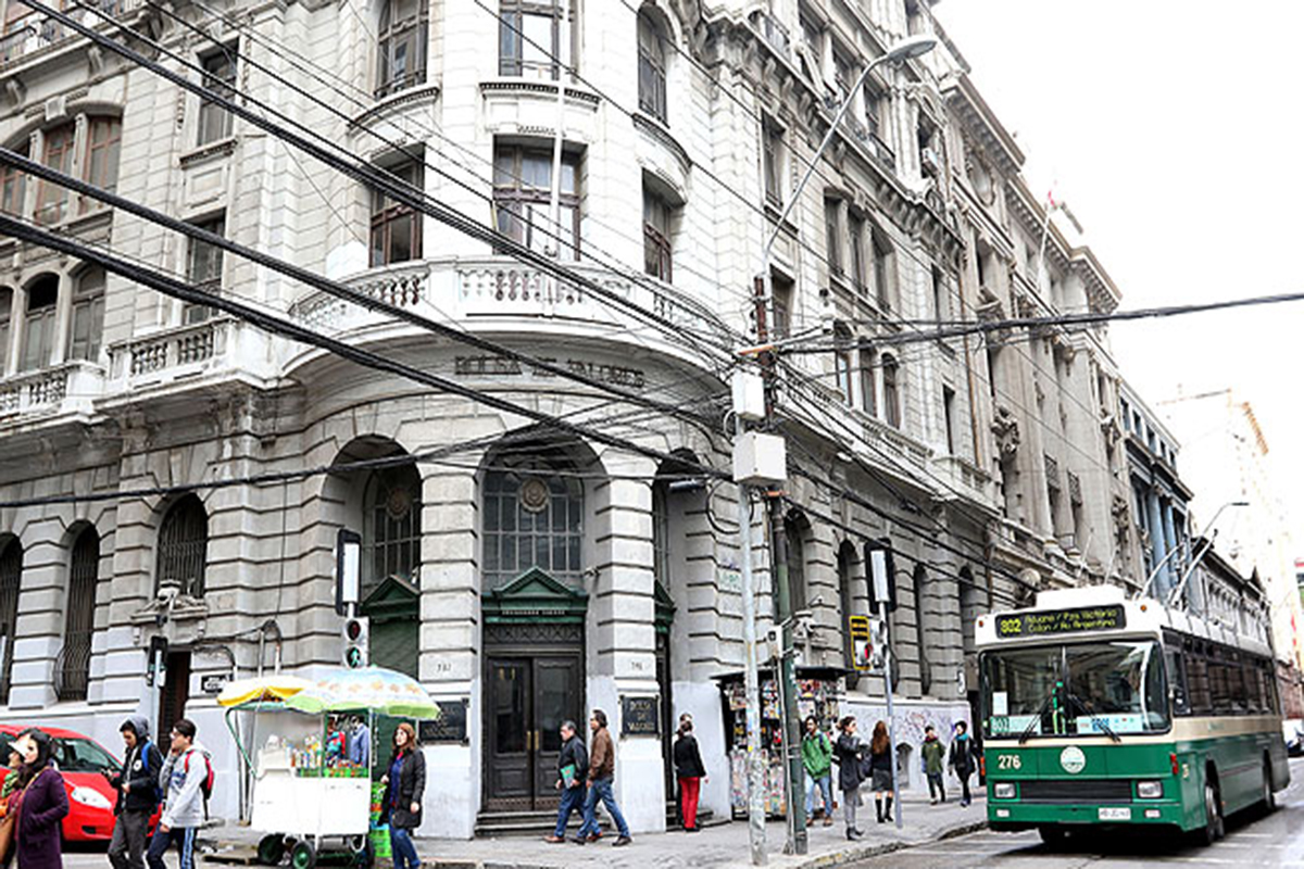 <p>En remate cuatro marcas de la Bolsa de Valparaíso </p>