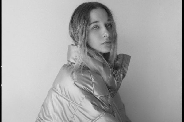Tatiana Farkas lanza libro de poesía que aborda la salud mental