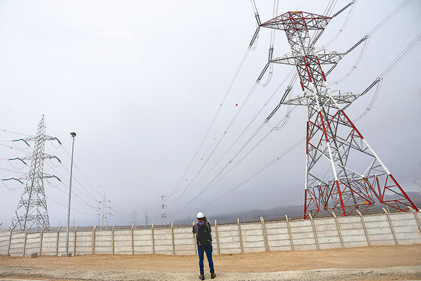 Gobierno publica decreto para evitar racionamiento eléctrico: distribuidoras podrían bajar voltaje