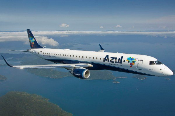 <p>Aerolínea brasileña Azul, ex socia de Latam, firma acuerdo de códigos compartidos con Emirates</p>