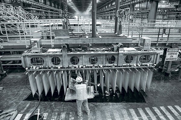 Cobre baja de US$ 4 la libra y retrocede a su precio más bajo en seis meses