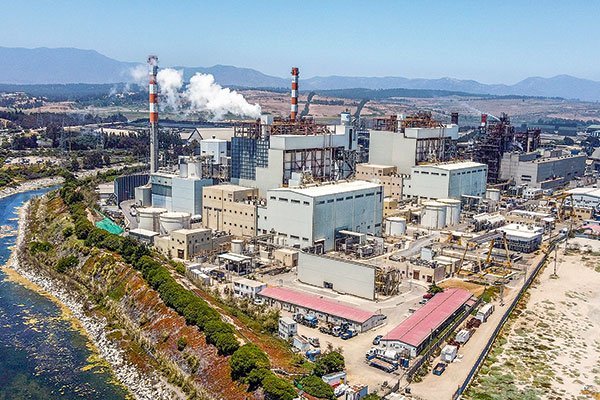 Complejo Ventanas logra adelantar descarga de combustible adicional tras marejadas