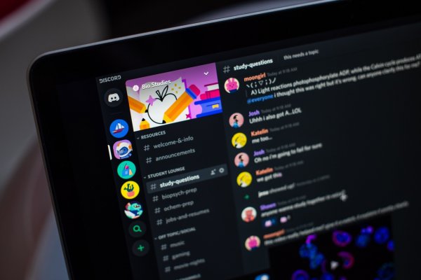 <p>Discord ya se ha ganado a los jugadores. Ahora va por todos los demás</p>
