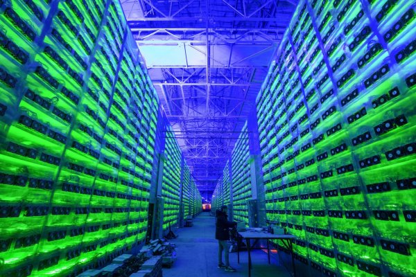 <p>Ofensiva china contra criptomonedas impulsa minería global de bitcoins</p>